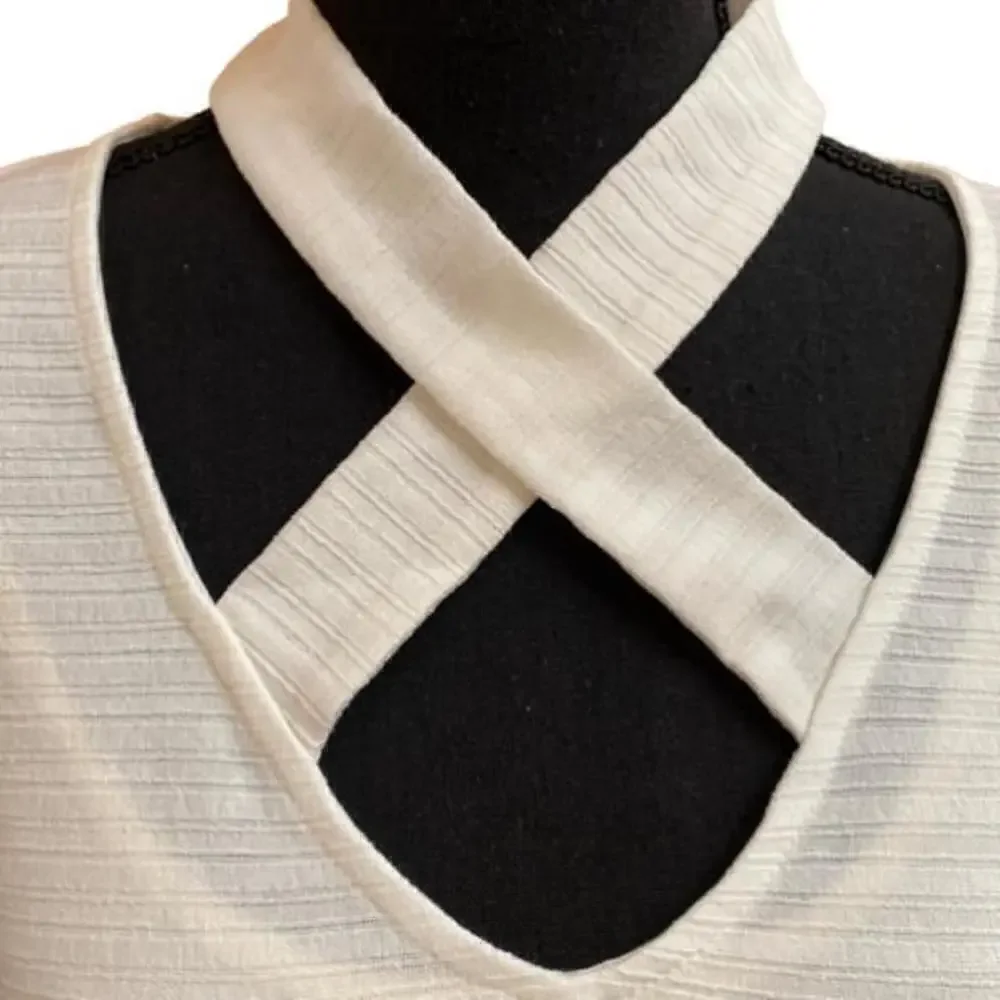 NWT Doe & Rae Off White Crisscross V Neck Top Size Large